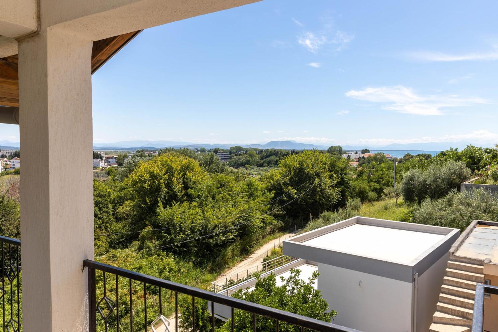 Guest House Aldin Ulcinj Esterno foto