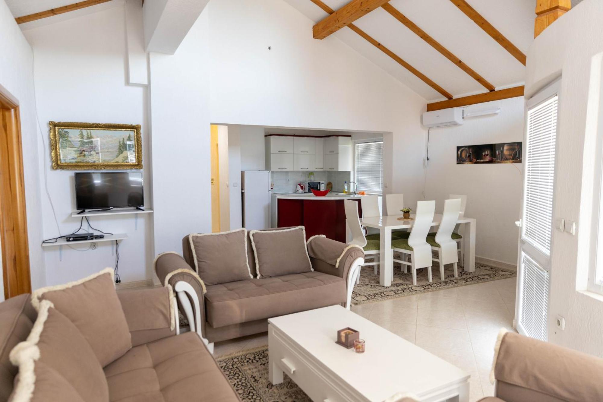 Guest House Aldin Ulcinj Esterno foto