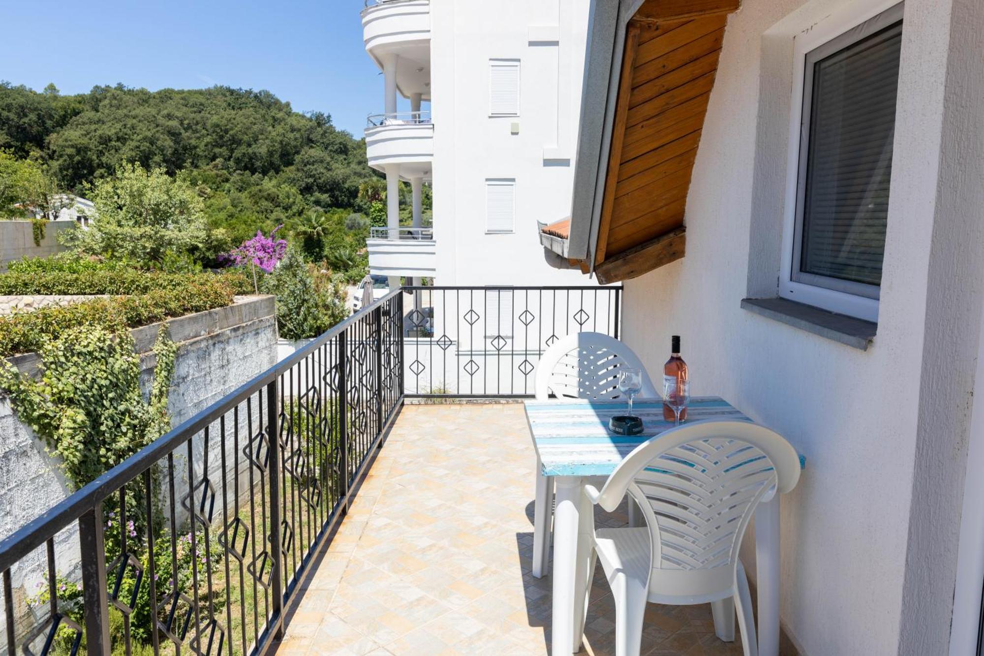 Guest House Aldin Ulcinj Esterno foto