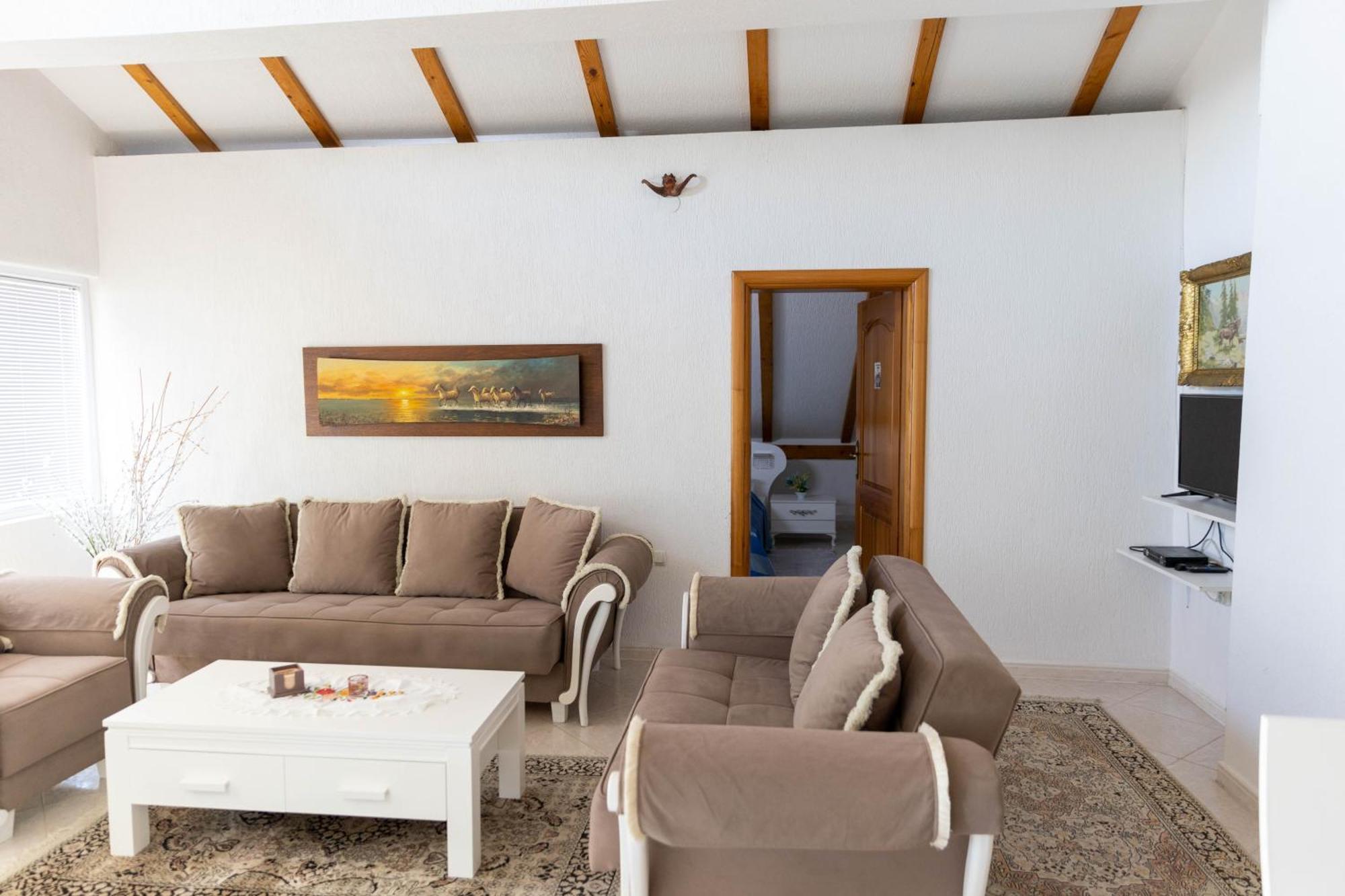 Guest House Aldin Ulcinj Esterno foto