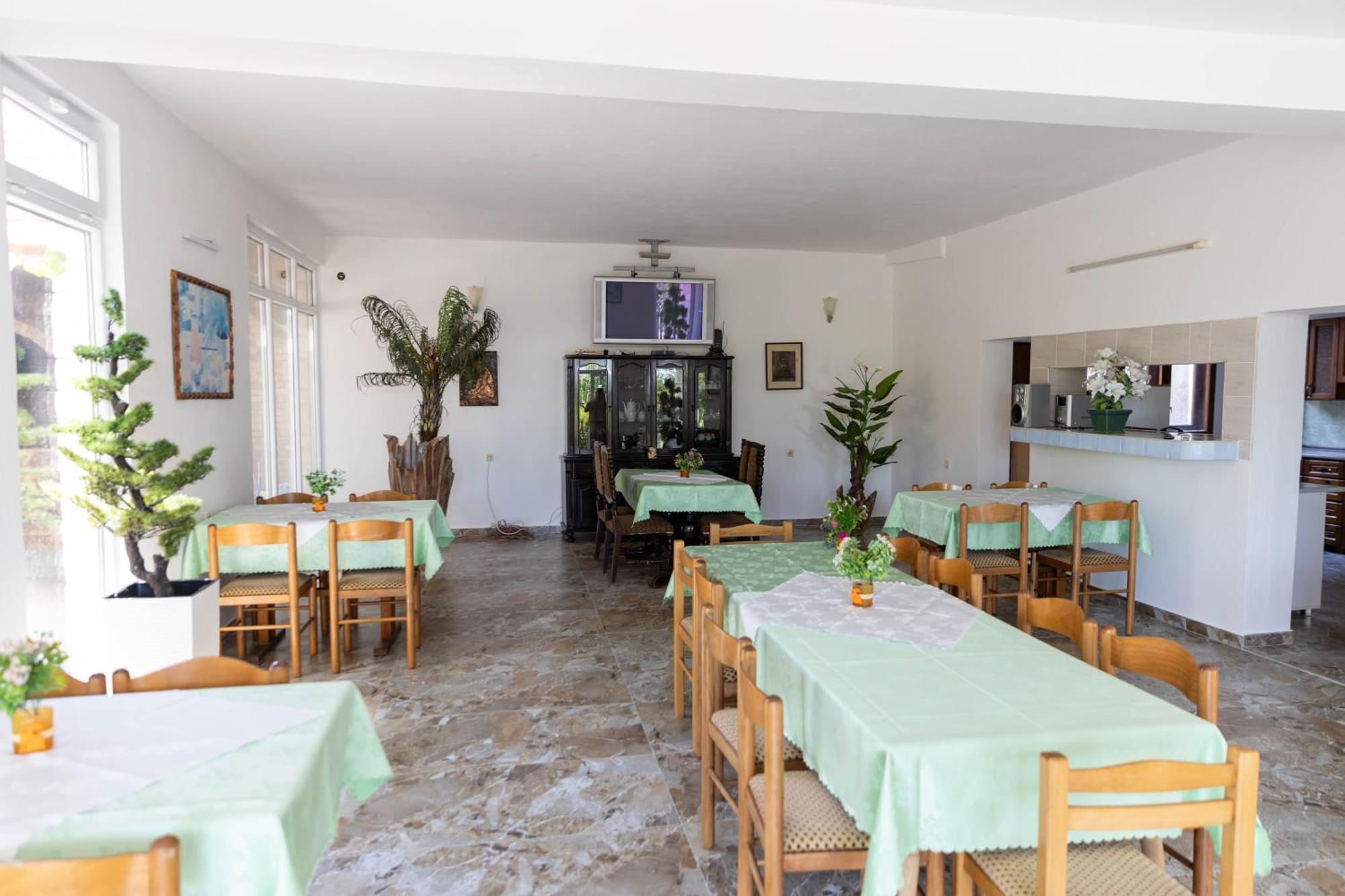 Guest House Aldin Ulcinj Esterno foto