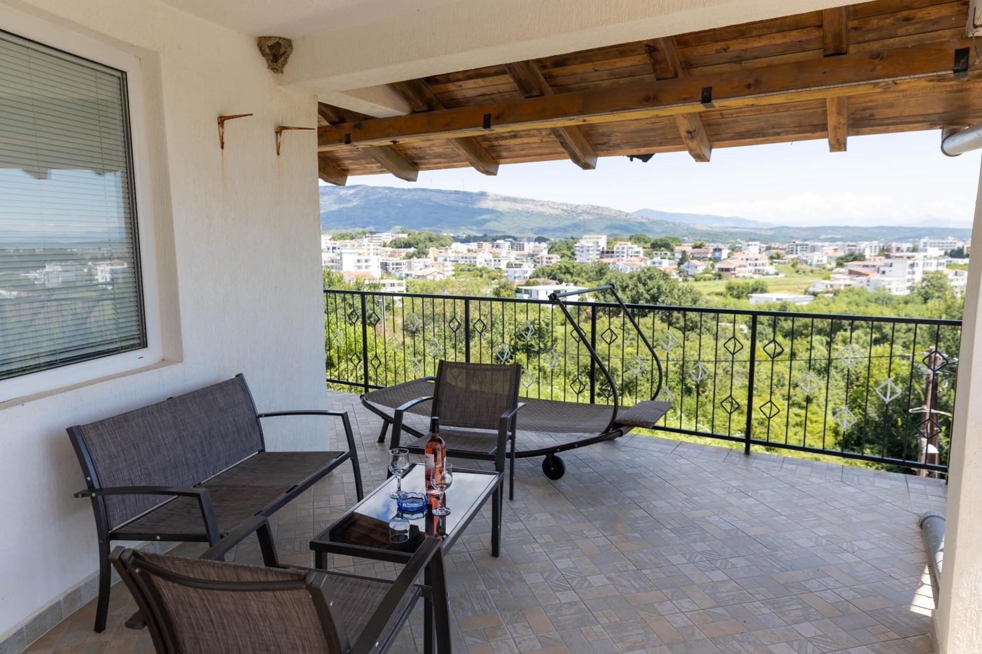 Guest House Aldin Ulcinj Esterno foto