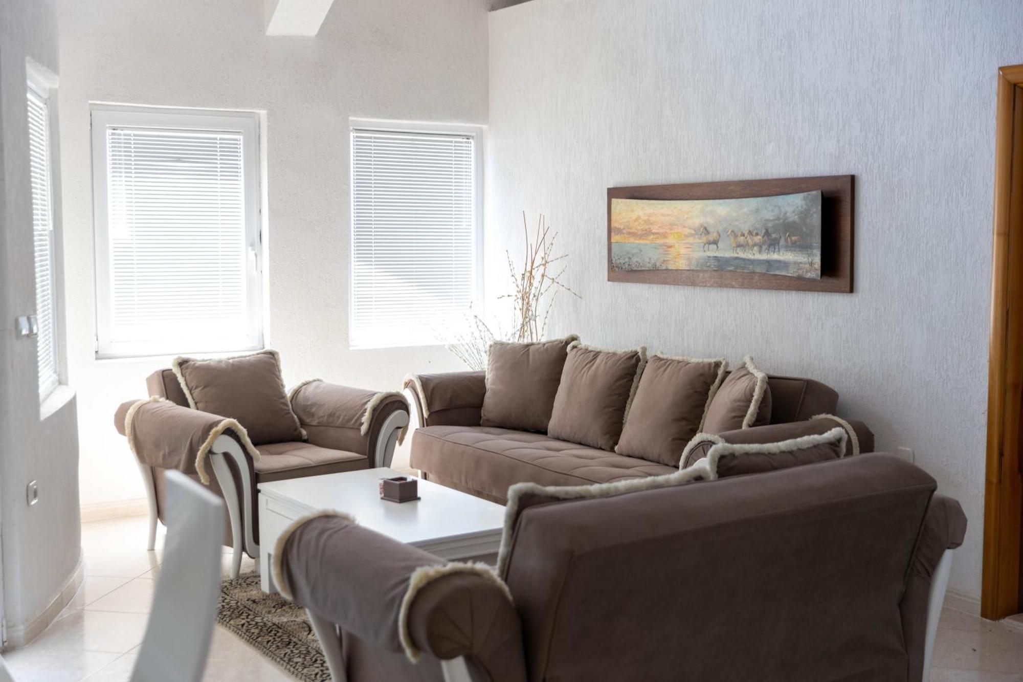 Guest House Aldin Ulcinj Esterno foto