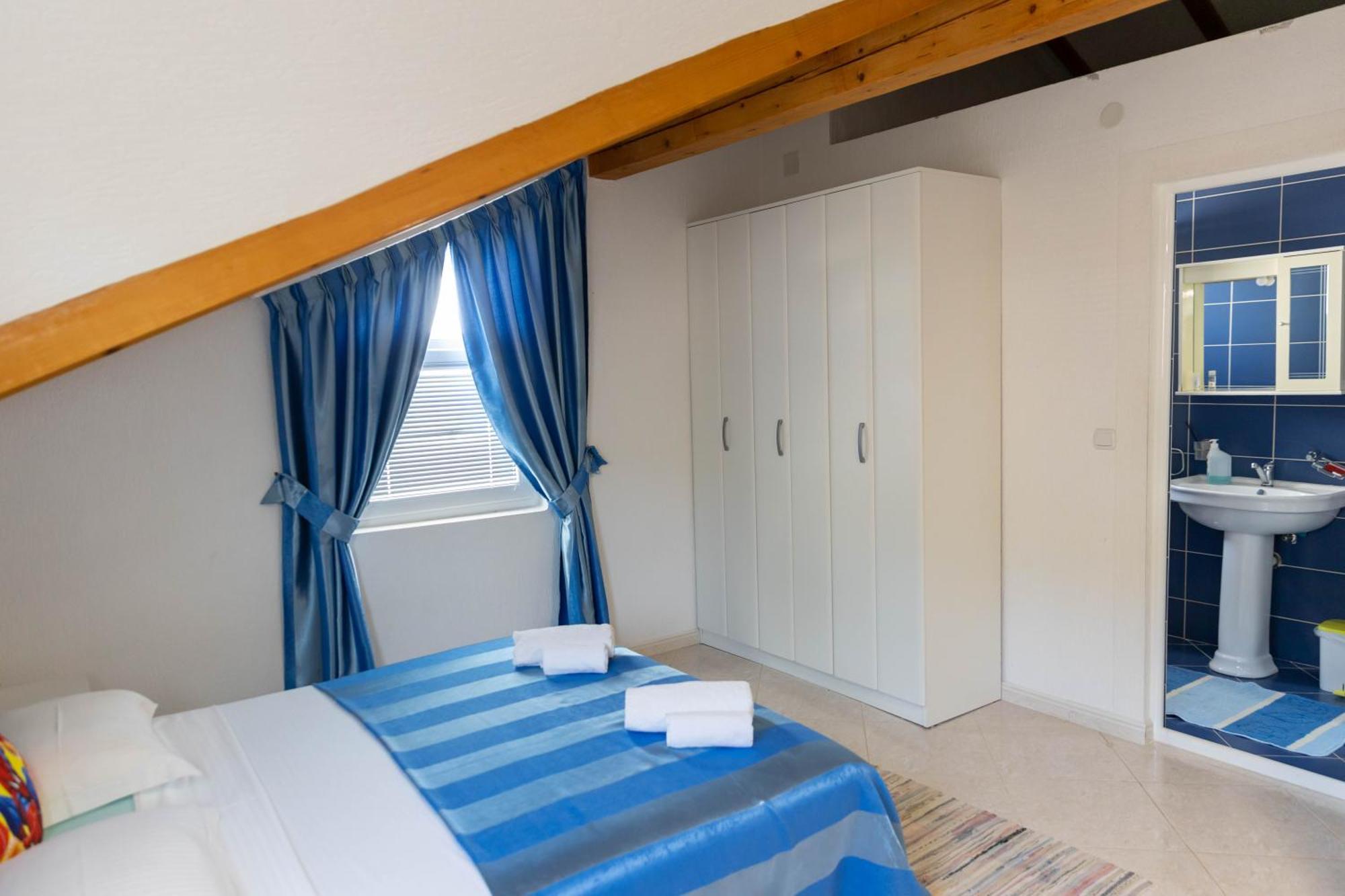 Guest House Aldin Ulcinj Esterno foto