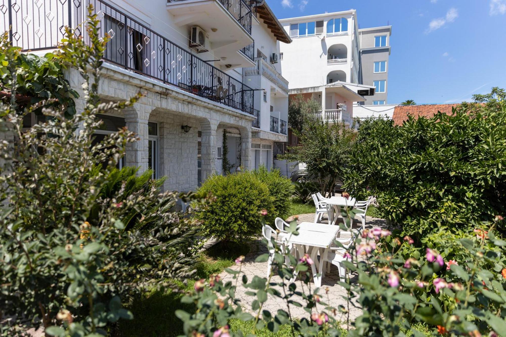 Guest House Aldin Ulcinj Esterno foto
