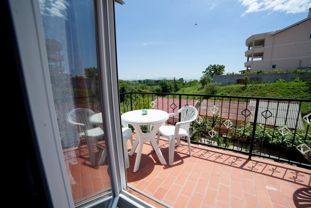 Guest House Aldin Ulcinj Esterno foto