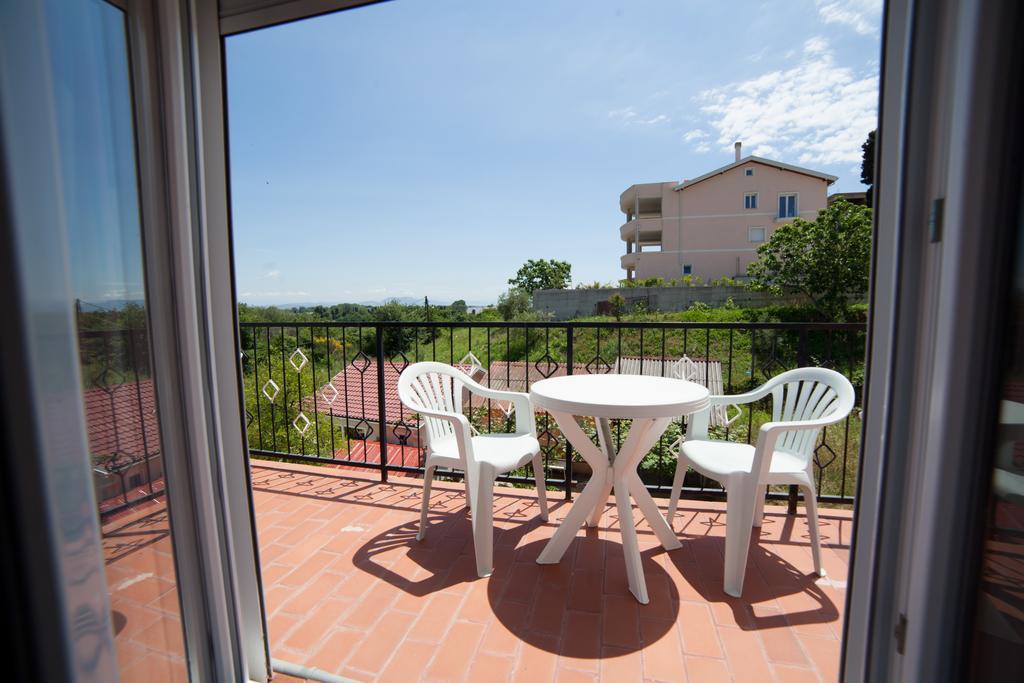 Guest House Aldin Ulcinj Esterno foto