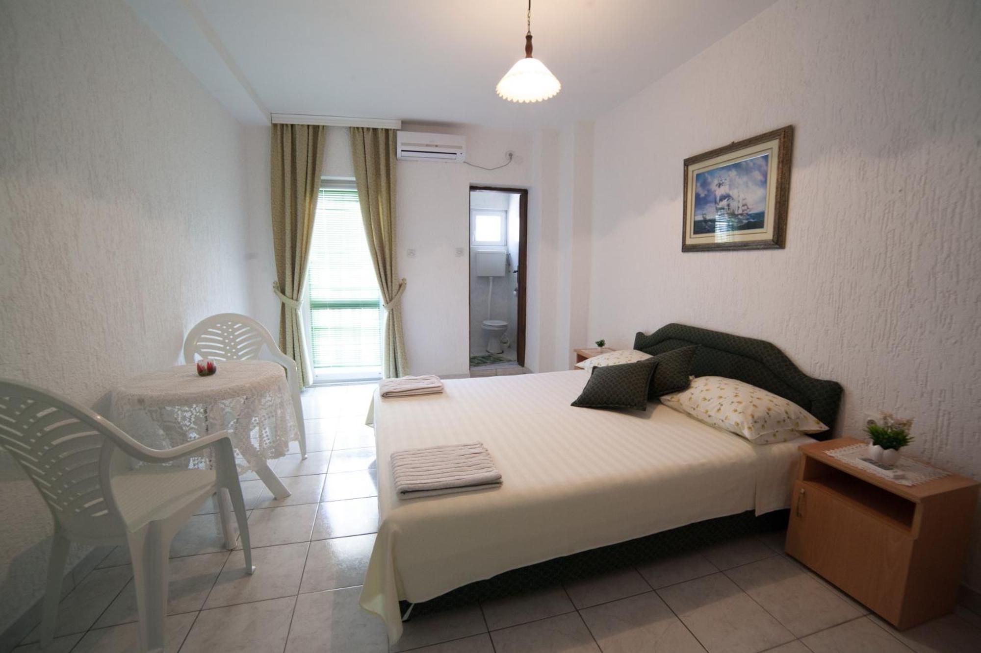 Guest House Aldin Ulcinj Esterno foto