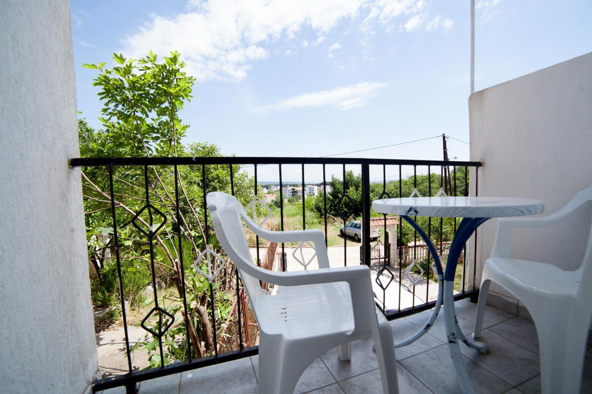Guest House Aldin Ulcinj Esterno foto