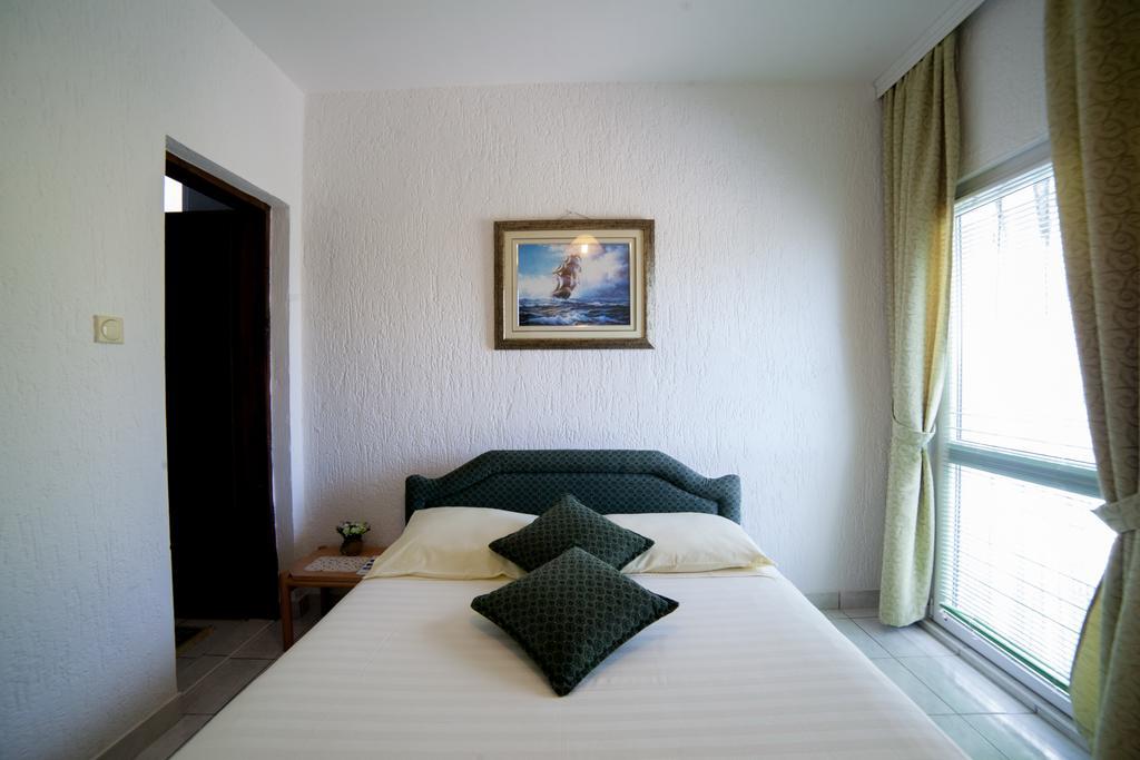 Guest House Aldin Ulcinj Esterno foto
