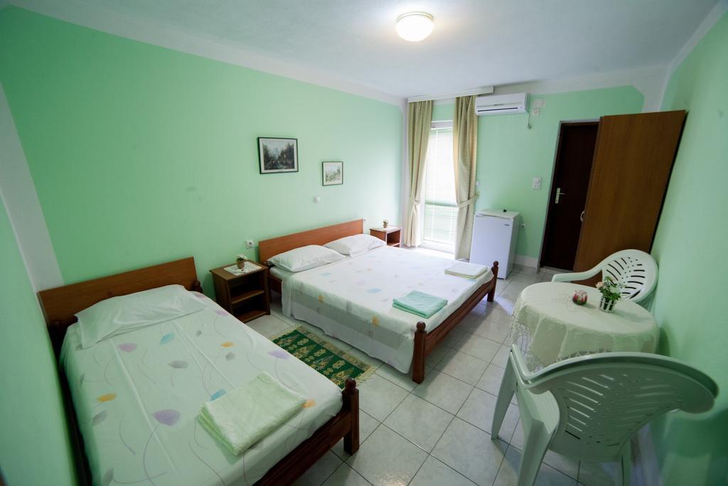 Guest House Aldin Ulcinj Esterno foto