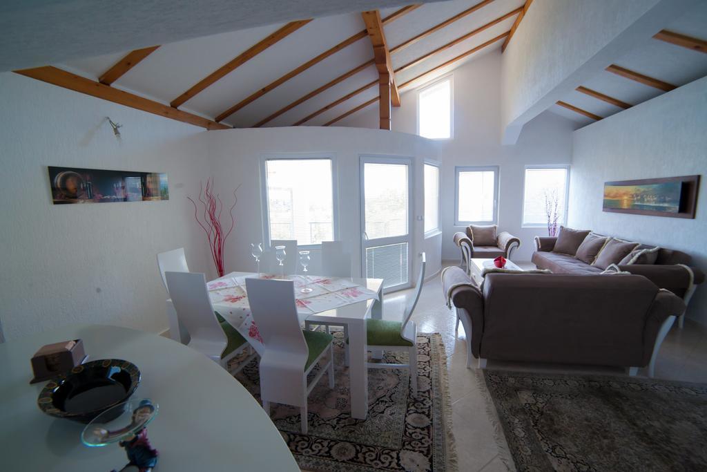 Guest House Aldin Ulcinj Esterno foto